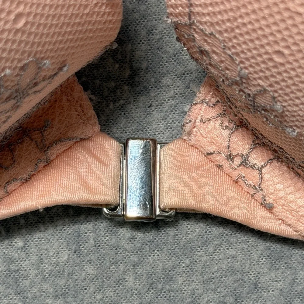 Victorias Secret Very Sexy Push-Up Bra 32D Peach  Lace Satin T-Back Racerback